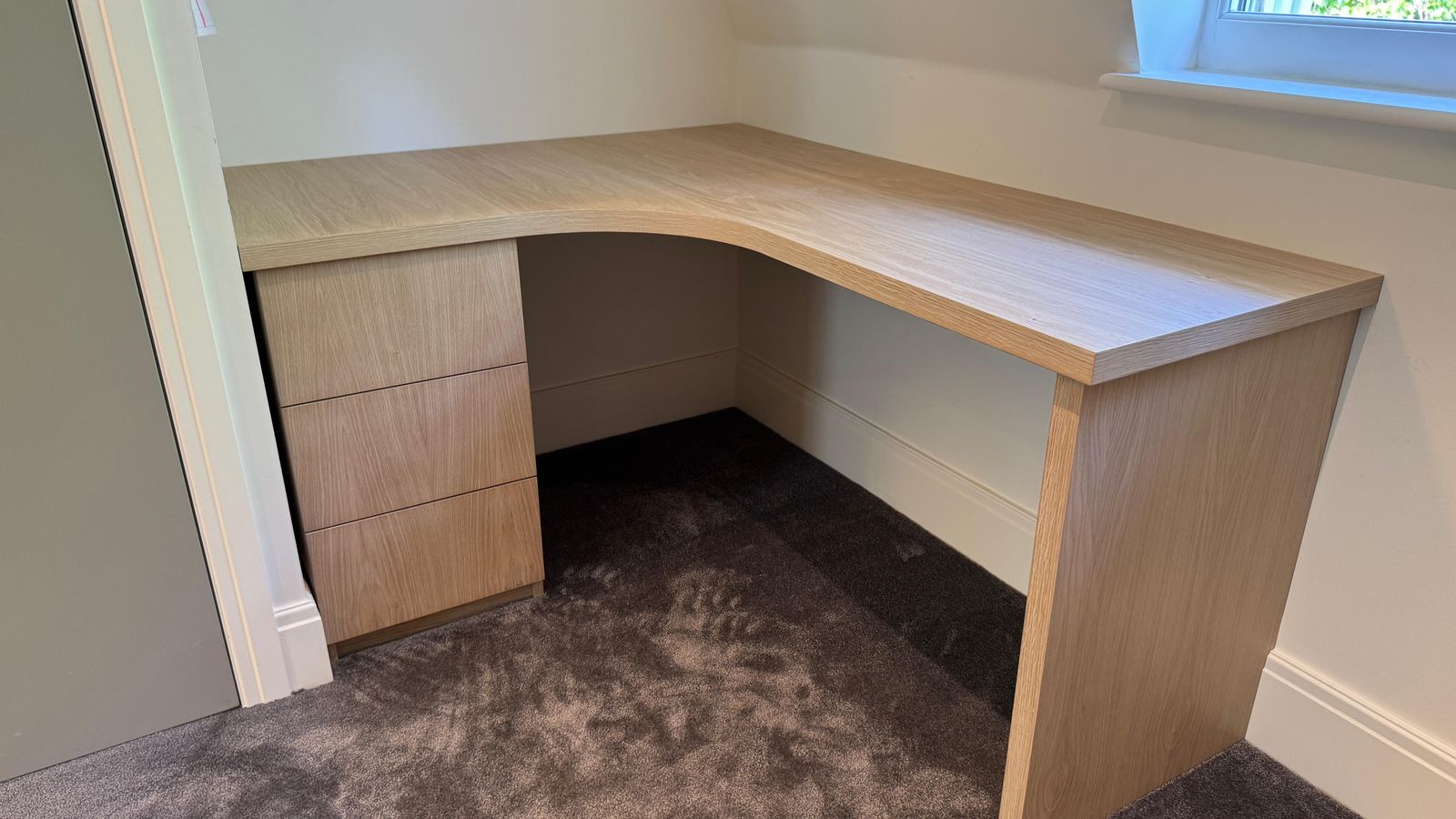 Sourcing Contract Furniture for Co-Working Spaces and Offices